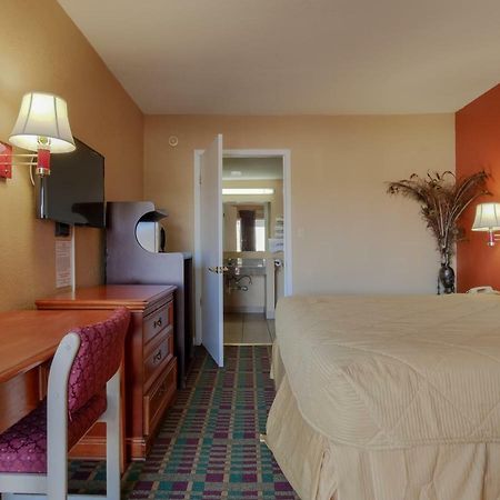 Lakeview Inn - Kingston Екстериор снимка