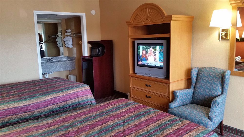 Lakeview Inn - Kingston Екстериор снимка
