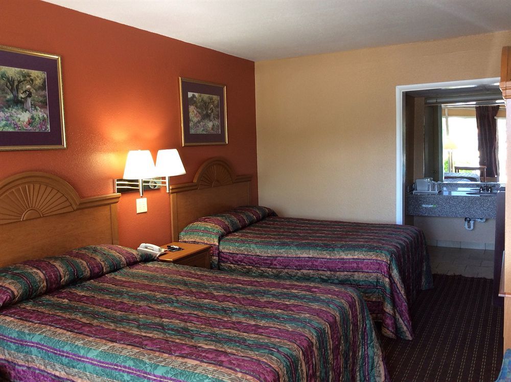 Lakeview Inn - Kingston Екстериор снимка