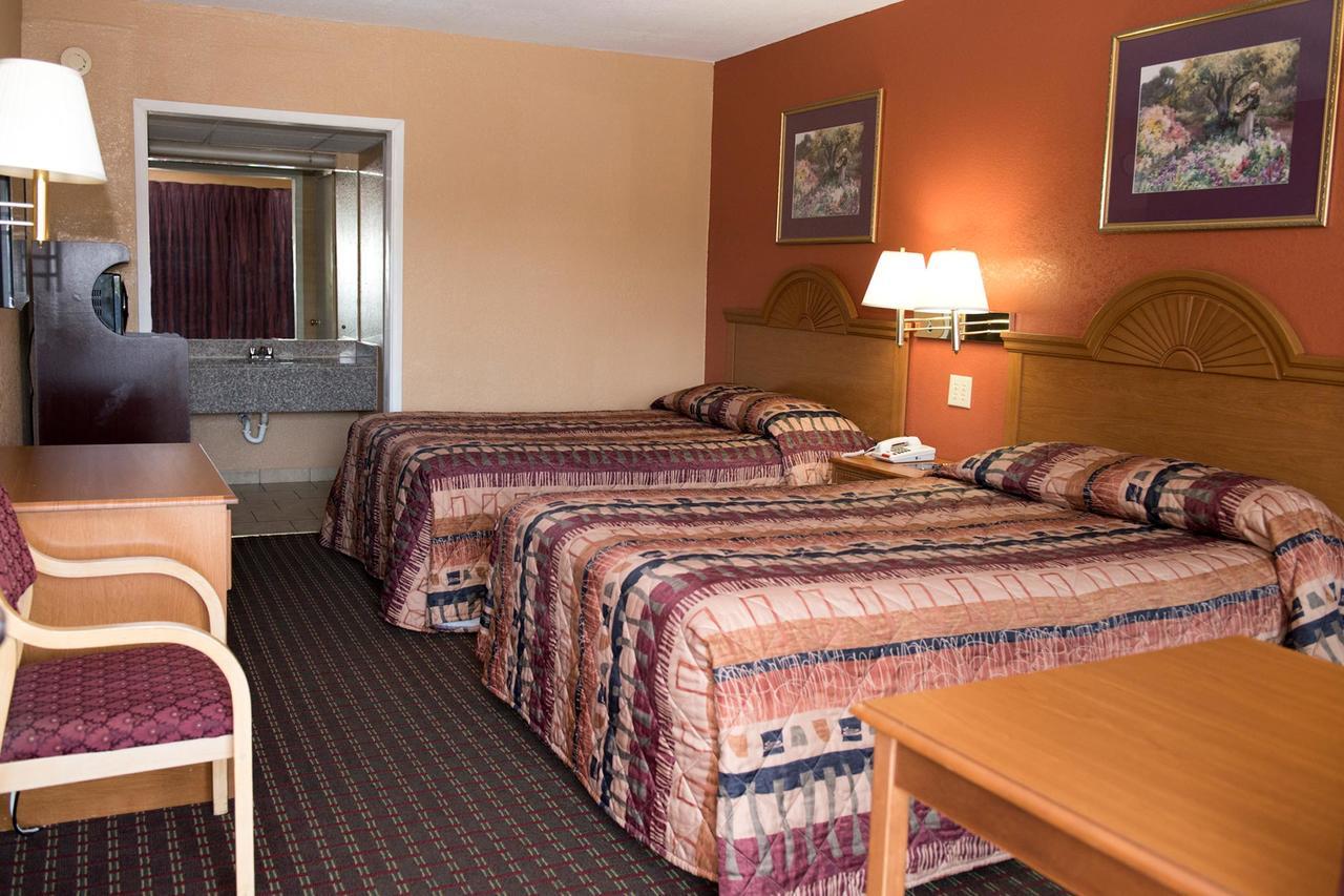 Lakeview Inn - Kingston Екстериор снимка