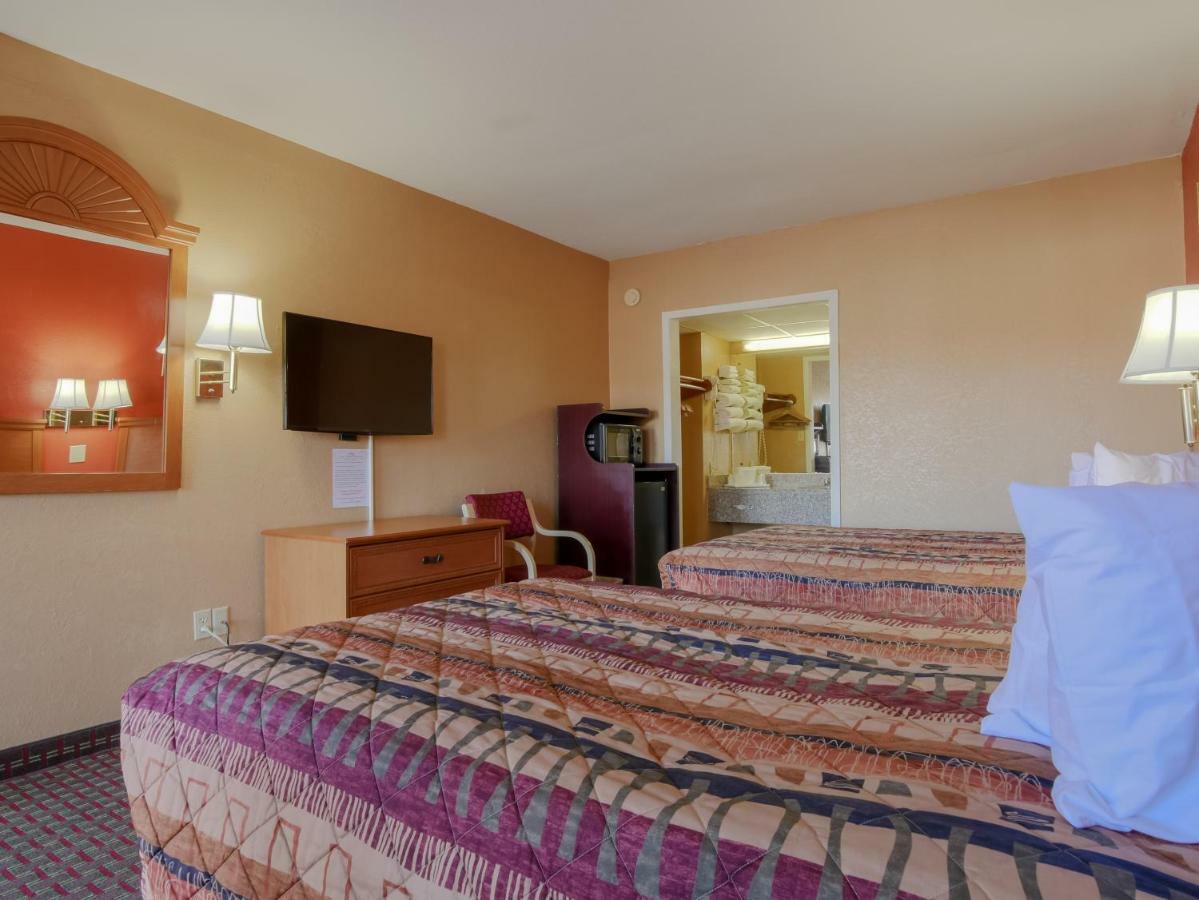 Lakeview Inn - Kingston Екстериор снимка